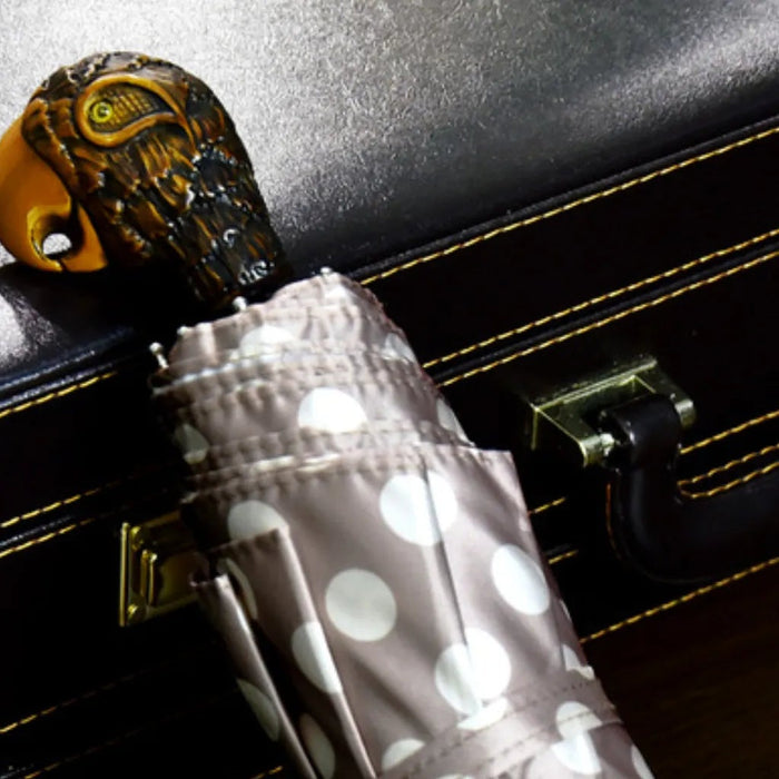 Rainy Day Glamour: The Appeal of Luxury Foldable Umbrellas for Modern Sophistication