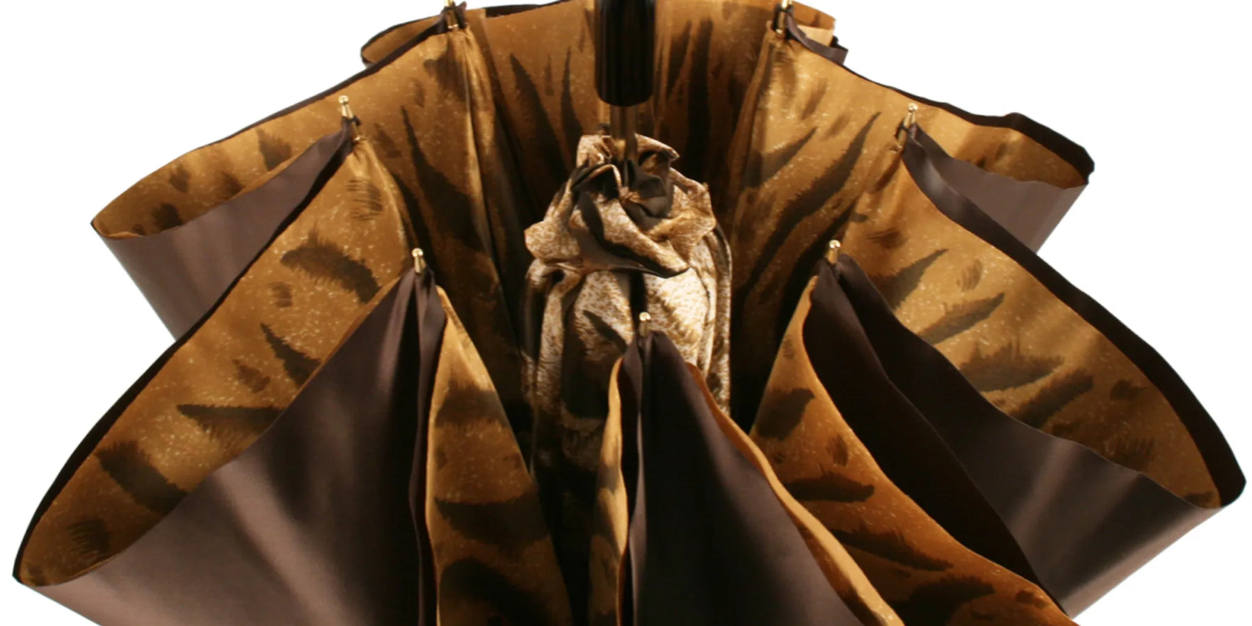 How to Choose the Perfect Print for Your Luxury Umbrella Canopy: A Style Guide