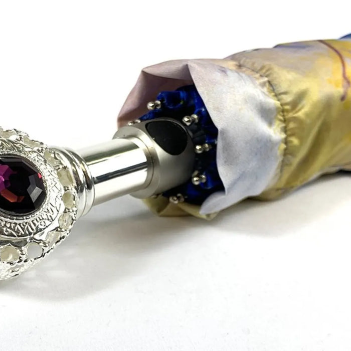 Luxury in Your Hands: Foldable Umbrellas with Exclusive Handles