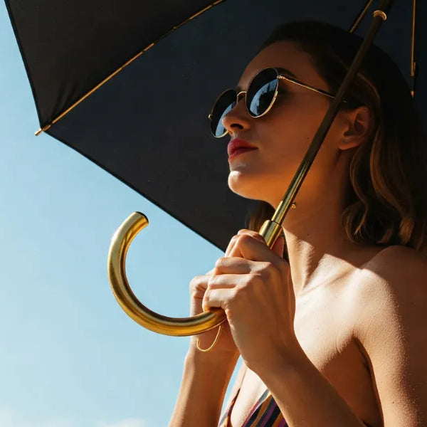 How to Stylishly Use a Luxury Umbrella on Sunny Days: Elegance, UV Protection & More