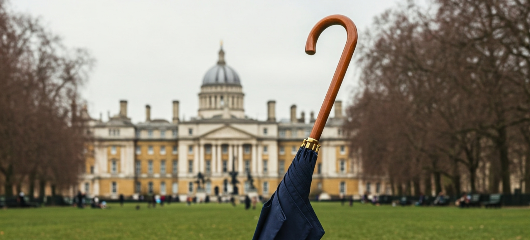 From London to Milan: How Different Cities Inspire Luxury Umbrella Design