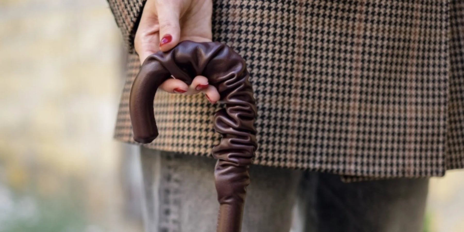 Choosing the Perfect Luxury Umbrella: Key Features and Styles for a Refined Look
