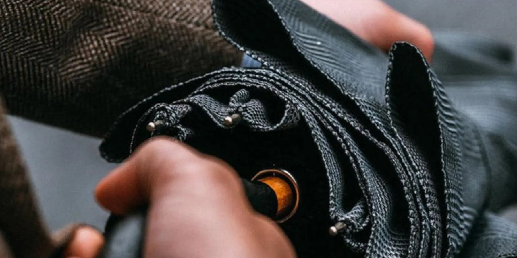 How to Choose the Perfect Folding Umbrella Design?