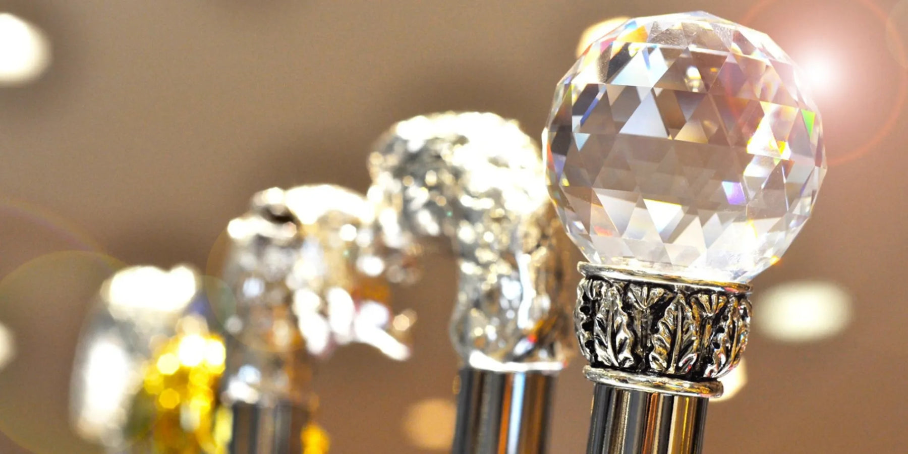 Luxury Umbrella Details: What Sets Them Apart from Ordinary Umbrellas
