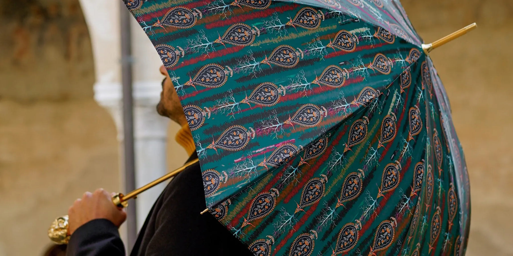 Choosing a High-Quality Everyday Umbrella: A Guide to Style and Durability