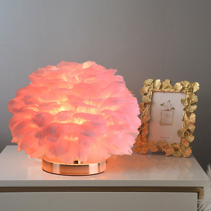 Rounded Feather Table Lamp: Soft and Elegant Lighting