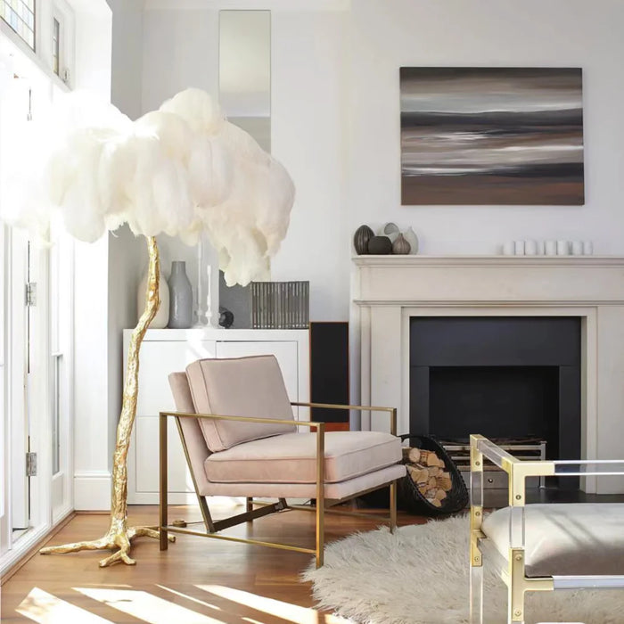 Elegant Feather-Inspired Floor Lamp with a Soft and Luxurious Design