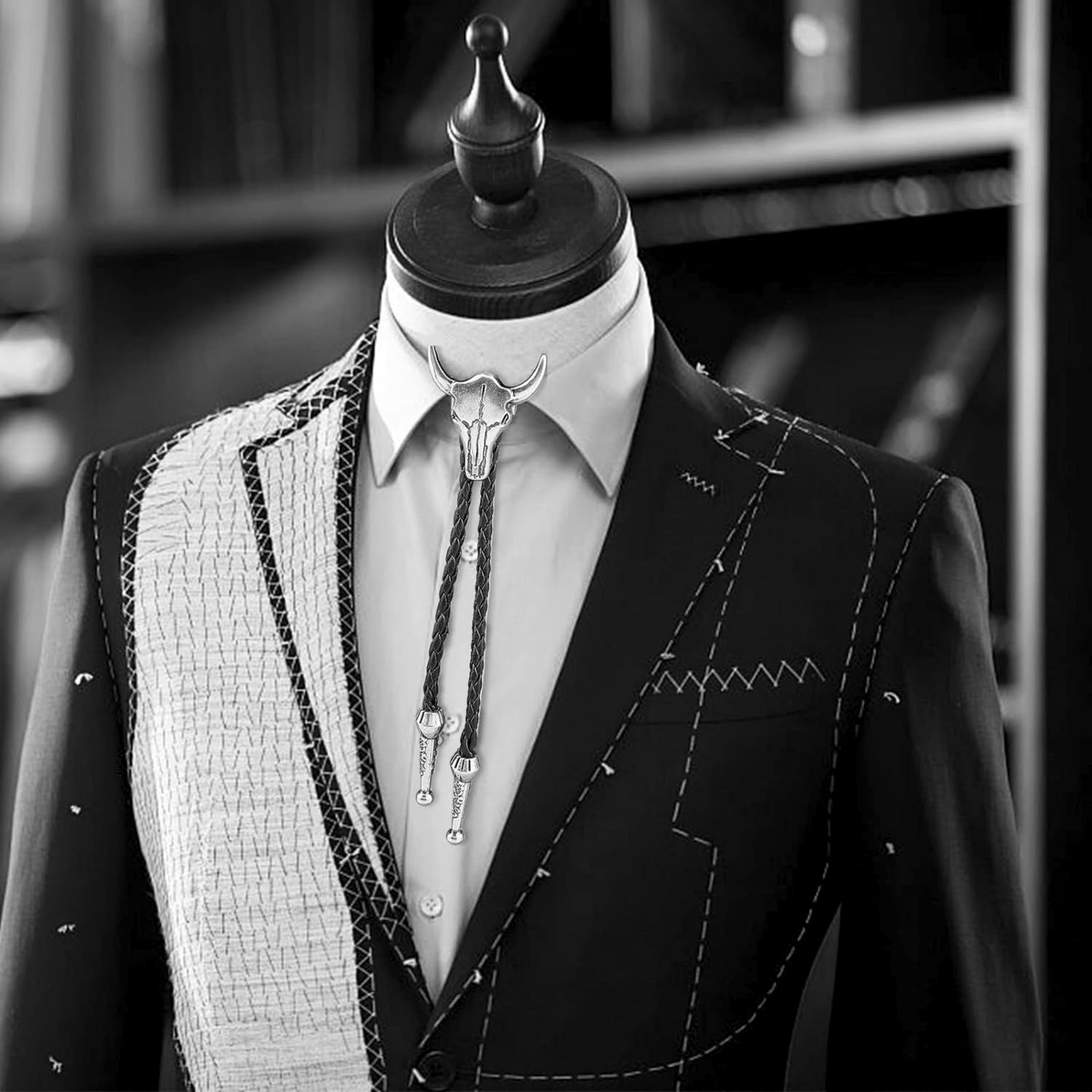 This manufacturer as a specialist in vintage and antique-style fashion jewelry