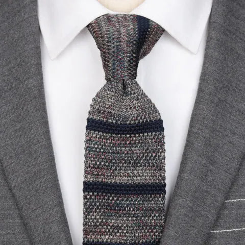 Mens Blue Striped Knitted Tie - Classy Accessory for Any Occasion
