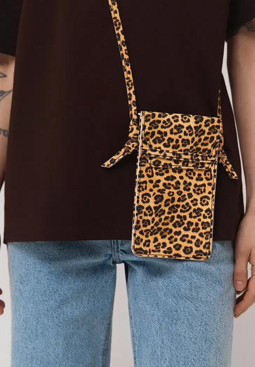 Leather Crossbody Phone Bag – Minimalist and Hands-Free Design