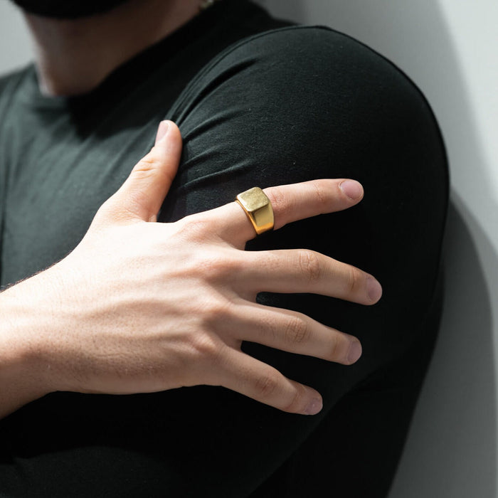 Gold Elegant Men's Metallic Glossy Ring