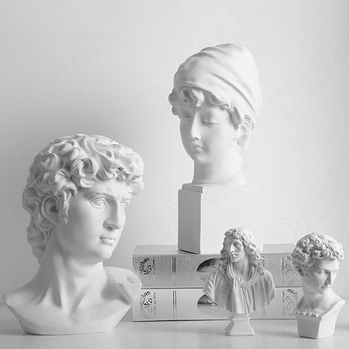 ROMANUS Artistic Character Figurines