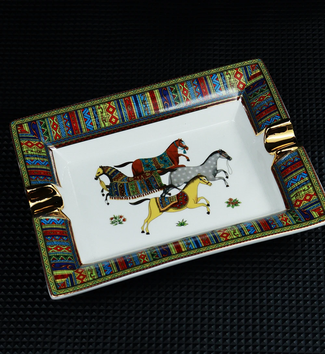 Equestrian Harmony Ceramic Ashtray – Multicolor Accent Design