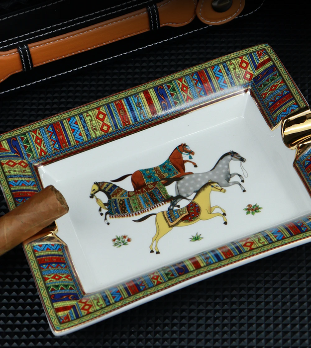 Equestrian Harmony Ceramic Ashtray – Multicolor Accent Design