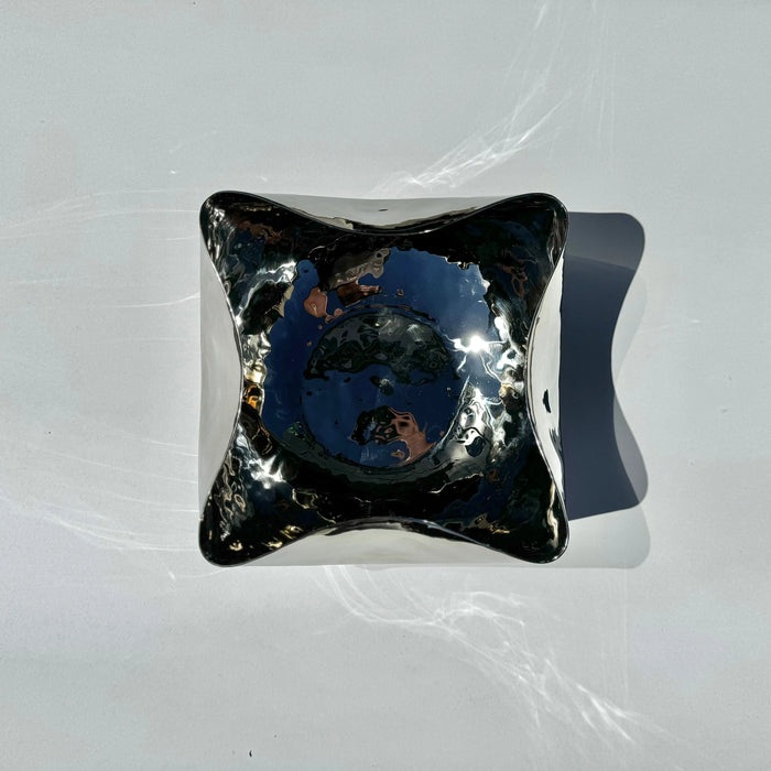 Shell Stainless Steel Bowl – Polished Hammered Design, 13.3"