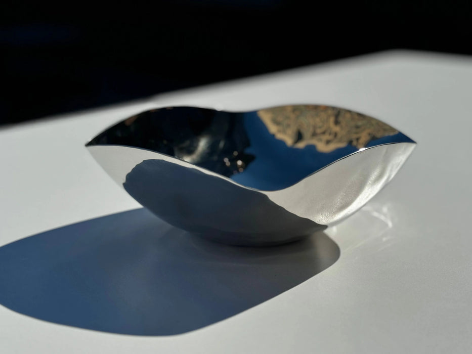 Asymmetrical Steel Bowl – Squaro Design, Polished Hammered Look