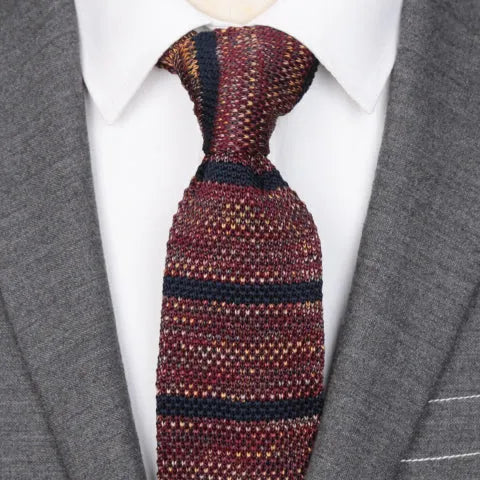 Red Striped Knitted Tie for Classy Men - Stylish Accessory for Formal and Casual Wear