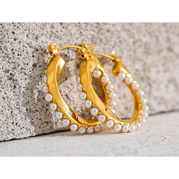 Vintage Design with Small Pearls Earrings