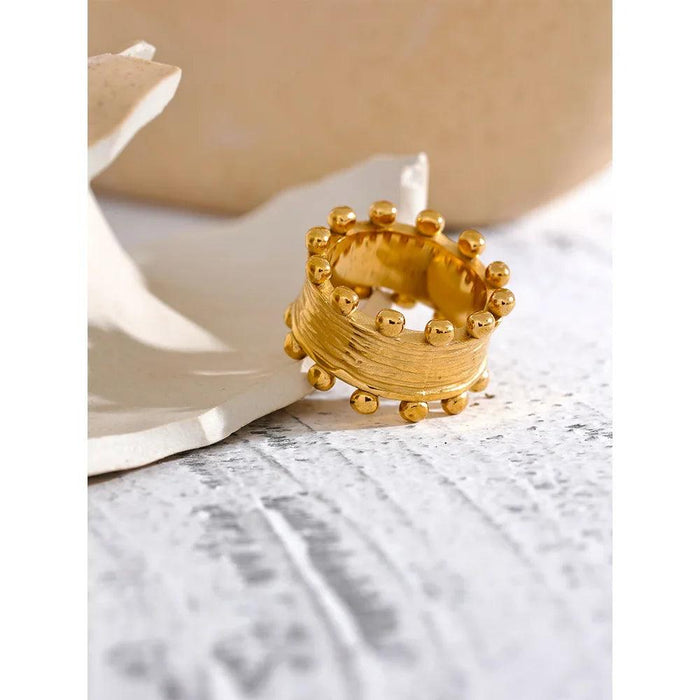 Elegant Golden Ring with Stylish Details