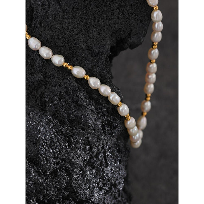 Fashionable Pearl Necklace