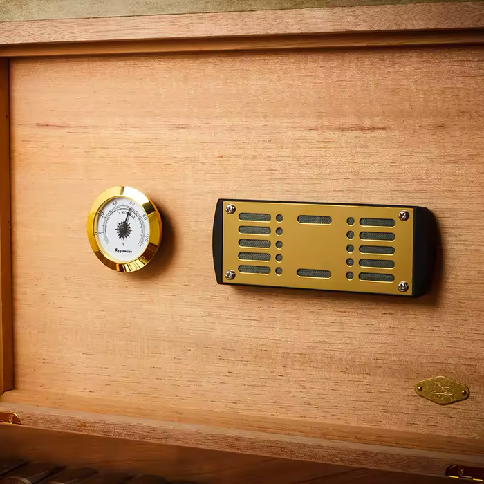 Luxury Cedar Wood Cigar Humidor Box – Built-In Hygrometer & Humidifier