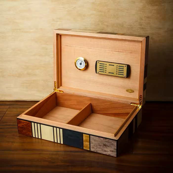 Luxury Cedar Wood Cigar Humidor Box – Built-In Hygrometer & Humidifier