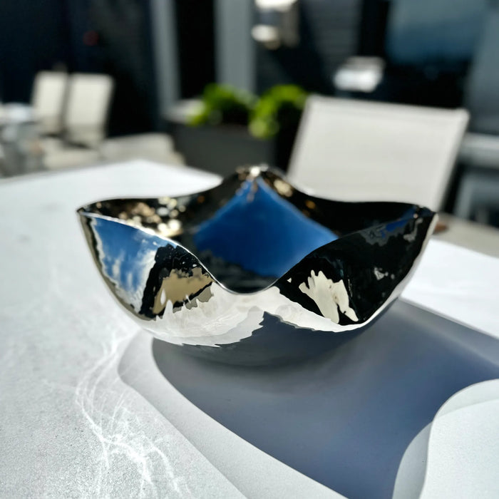 Shell Stainless Steel Bowl – Polished Hammered Design, 13.3"