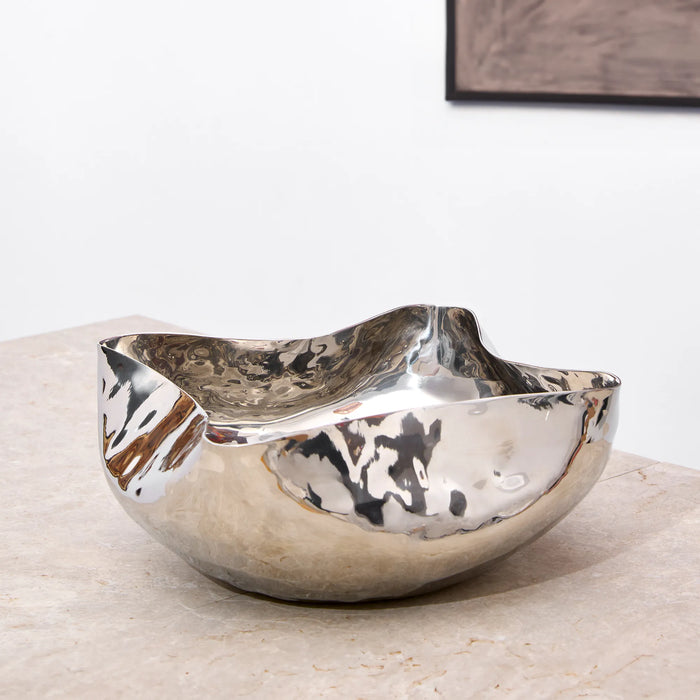 Shell Stainless Steel Bowl – Polished Hammered Design, 13.3"