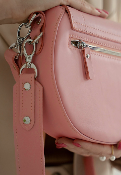 Handcrafted Women’s Leather Bag – Sophisticated Design