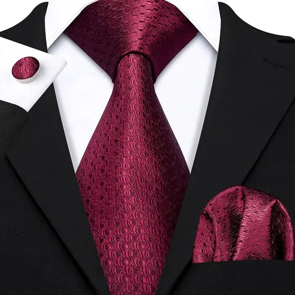 Silk Tie for Men in Wine Red Elegant Accessory for Formal Occasions