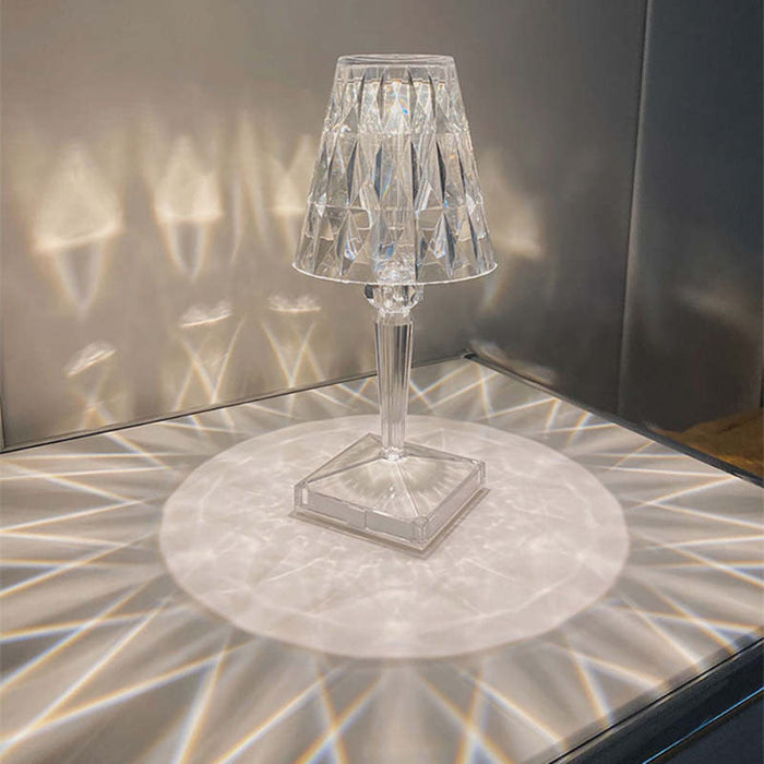 Elegant and Modern Table Lamp with a Sophisticated Design