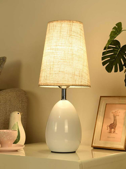 Monochrome Table Lamp: Simple yet Stylish Lighting