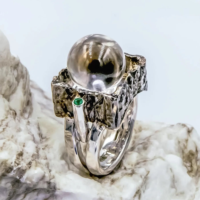 Fine Jewelry Original Silver Ring with Rock Crystal and Emerald