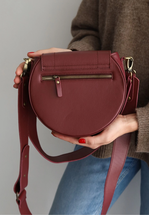 Handcrafted Women’s Leather Bag – Sophisticated Design