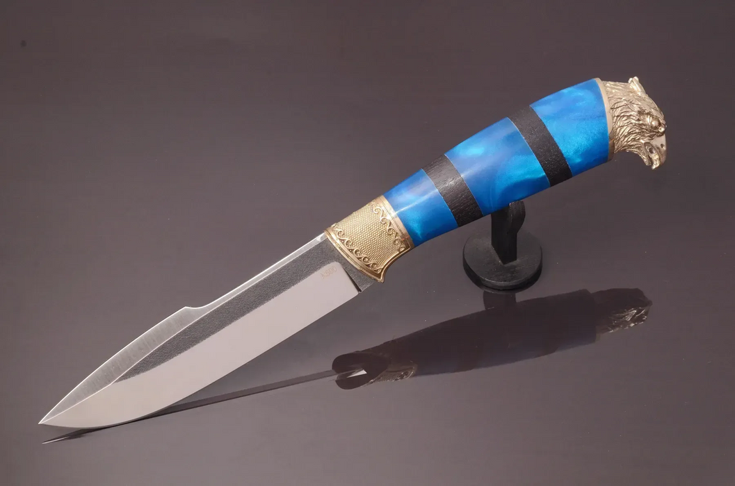 Couteau en acier Damas avec manche en bois hybride époxy rouge