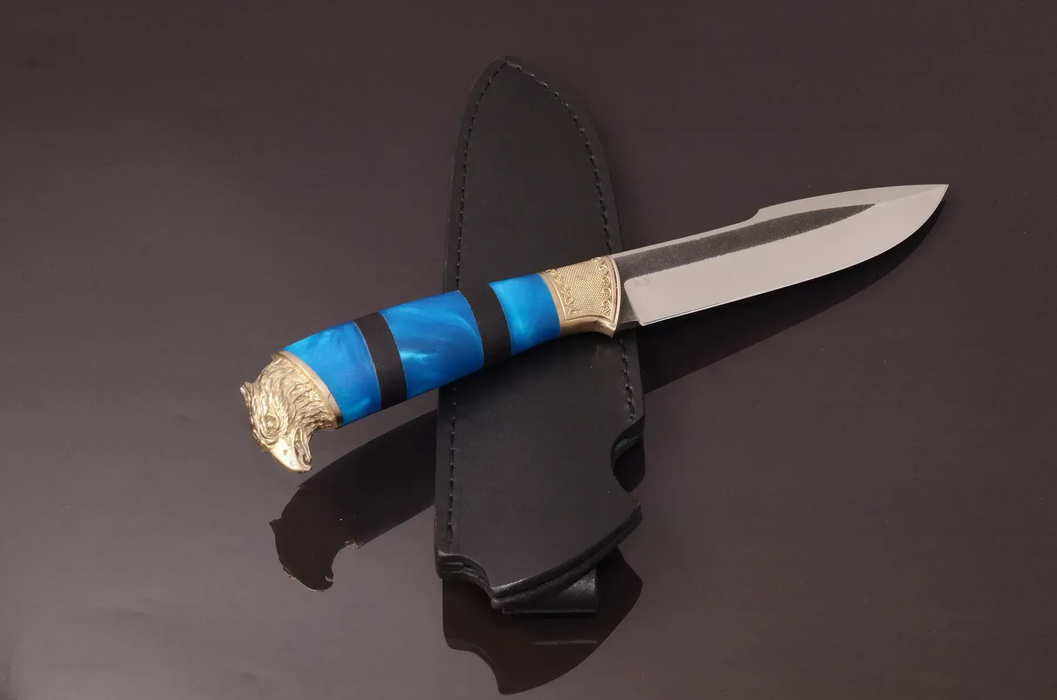 Couteau en acier Damas avec manche en bois hybride époxy rouge