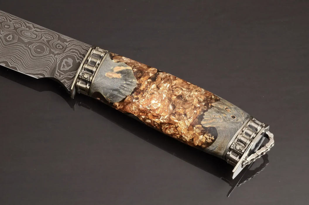 Messer aus Damaszenerstahl mit rotem Epoxid-Griff aus Hybridholz