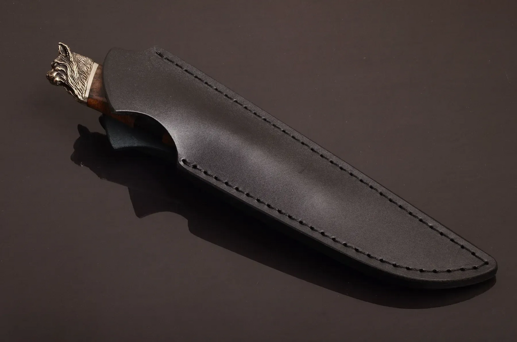 Messer aus Damaszenerstahl mit rotem Epoxid-Griff aus Hybridholz