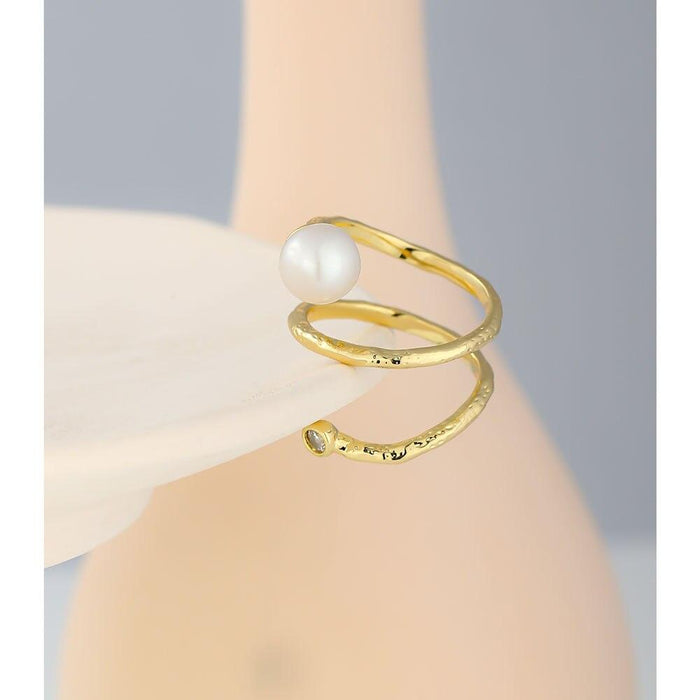 Elegant Vintage Design Golden Ring with Pearl