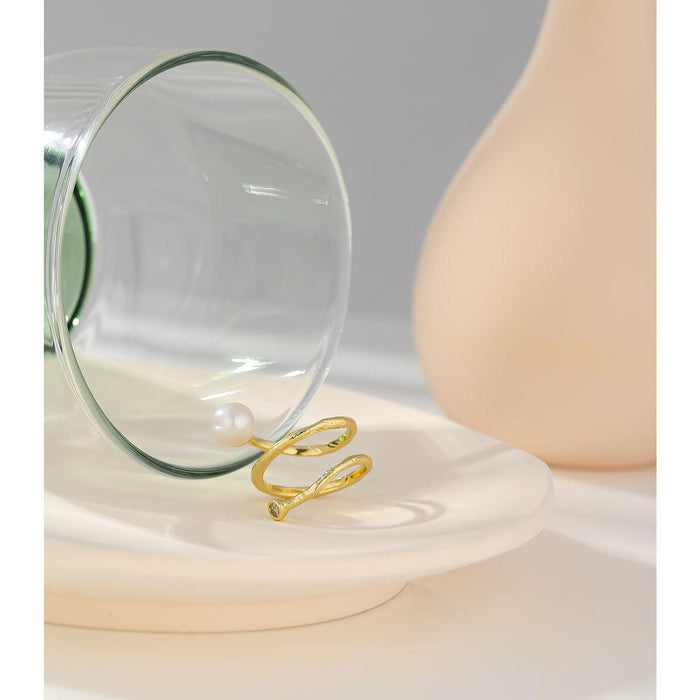 Elegant Vintage Design Golden Ring with Pearl
