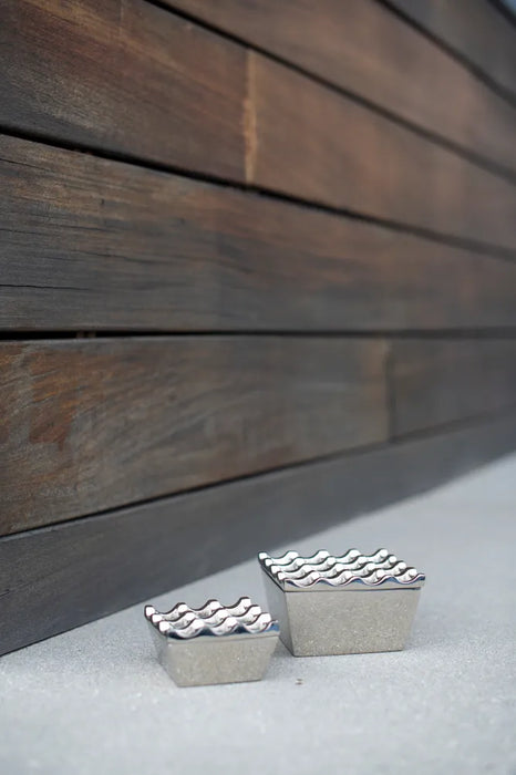 Modern Chrome Ashtray – Windproof Design, Detachable Lid