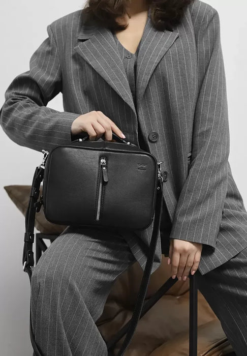 Elegant Women's Leather Bag – Timeless Style and Handcrafted Quality