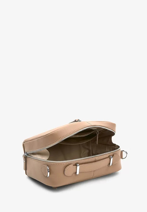 Elegant Women's Leather Bag – Timeless Style and Handcrafted Quality