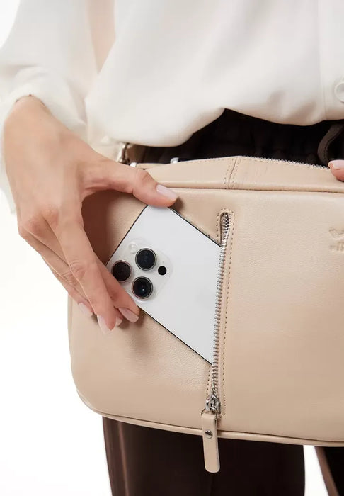 Elegant Women's Leather Bag – Timeless Style and Handcrafted Quality