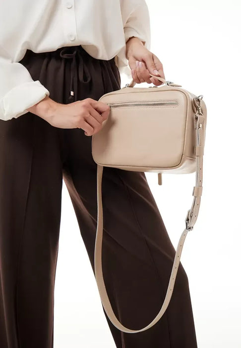 Elegant Women's Leather Bag – Timeless Style and Handcrafted Quality