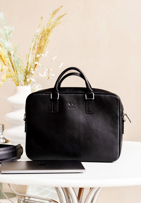 Leather Briefcase – Elegant Business Bag for Professionals