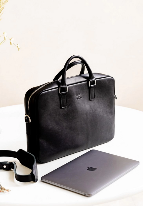 Leather Briefcase – Elegant Business Bag for Professionals