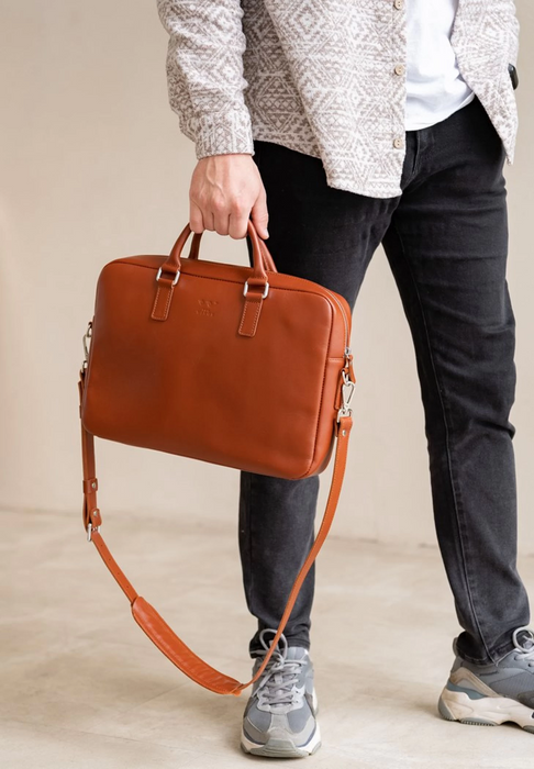 Leather Briefcase – Elegant Business Bag for Professionals