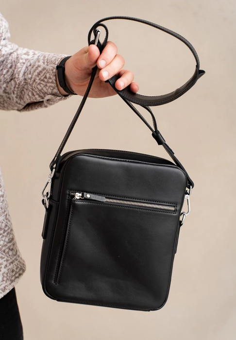 Men’s Leather Bag – Classic, Durable, and Handcrafted