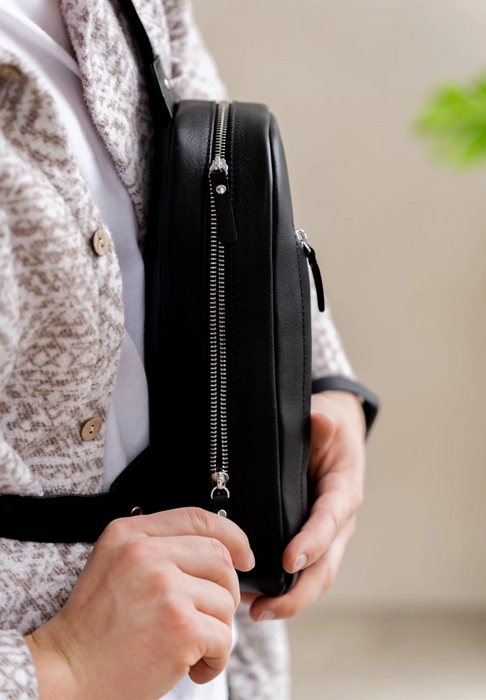 Leather Crossbody Bag for Men – Elegant and Functional